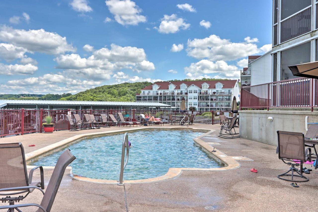 The Lake Escape With Balcony And Pool Access! Camdenton Εξωτερικό φωτογραφία