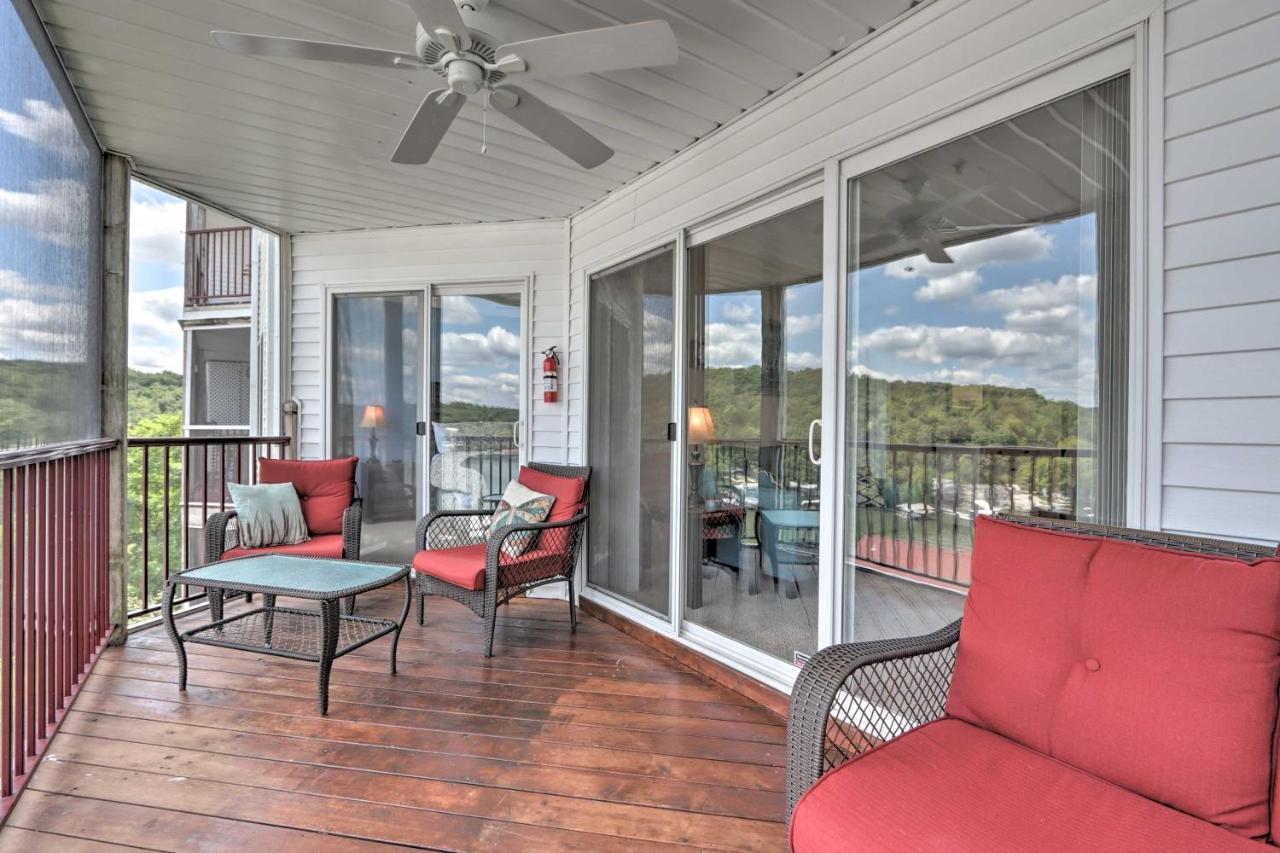 The Lake Escape With Balcony And Pool Access! Camdenton Εξωτερικό φωτογραφία