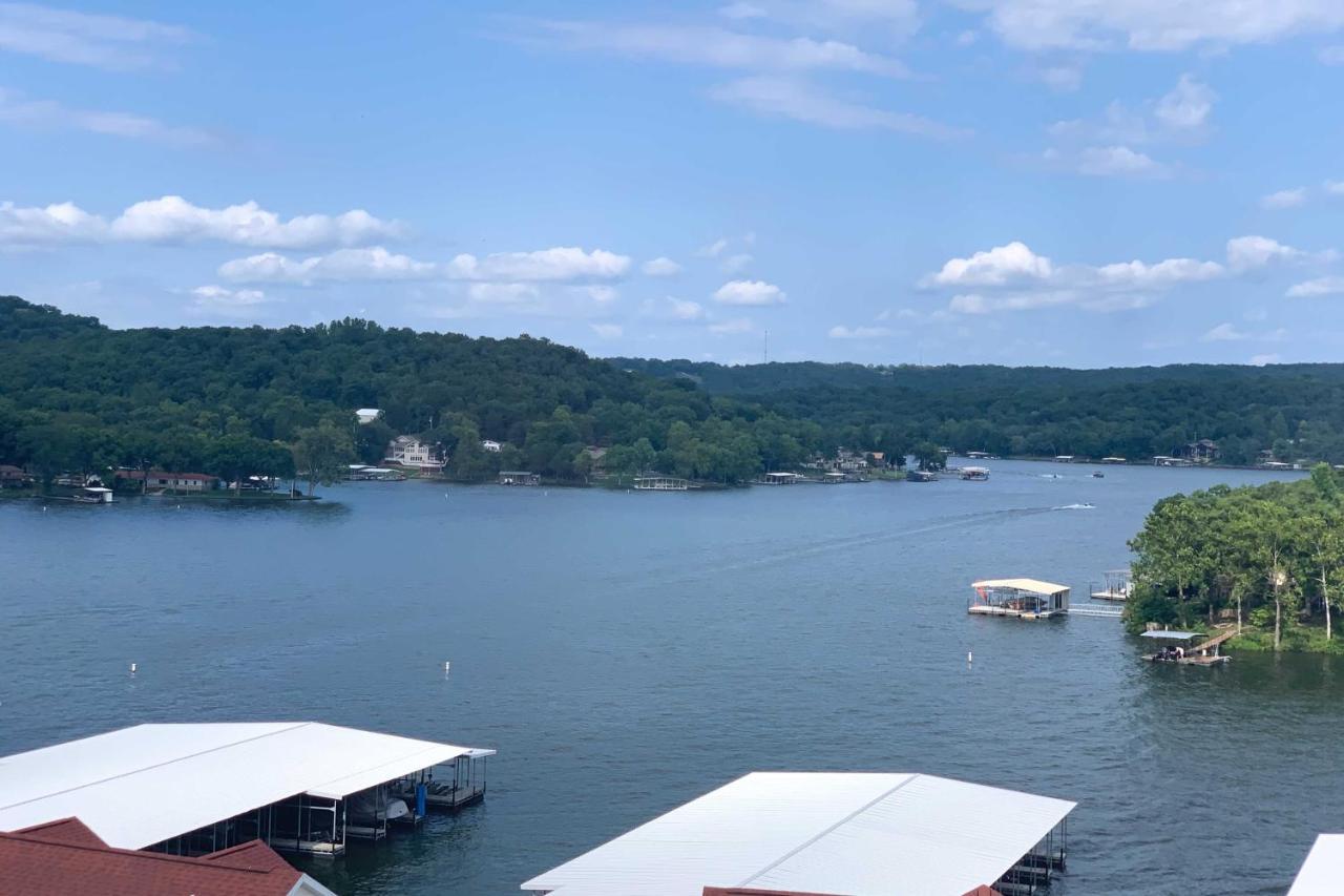 The Lake Escape With Balcony And Pool Access! Camdenton Εξωτερικό φωτογραφία